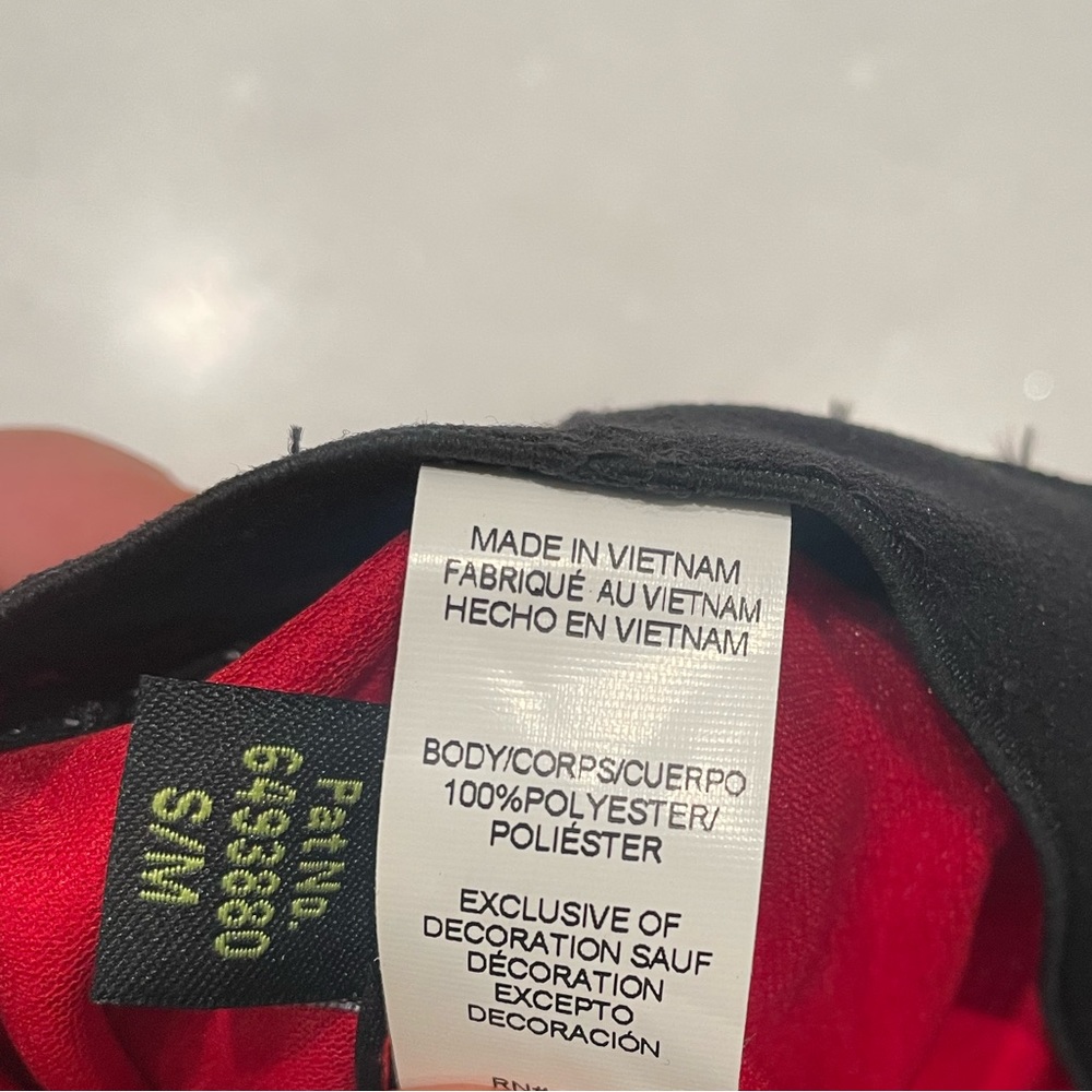 Men’s Under Armour Classic Fitted Hat. Size S/M. Red - Picture 6 of 6